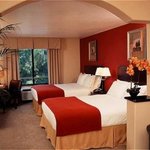 Holiday Inn Express Hotel & Suites Hollywood Walk of Fame